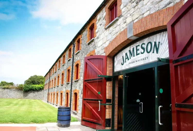 The Top 10 Irish Breweries and Distilleries to visit in Ireland for St Patricks Day