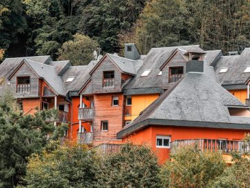 Airbnb Vs Boutique Hotels Italy Families: Airbnb vs. Boutique Hotels in Italy: The Real Cost for Families