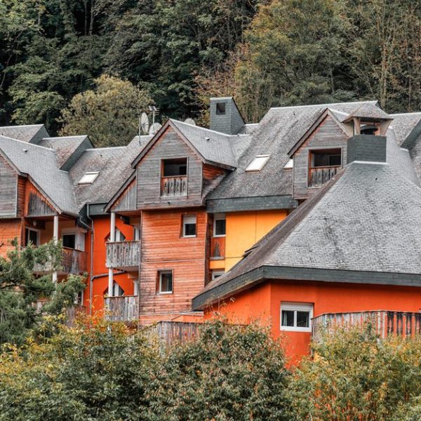 Airbnb Vs Boutique Hotels Italy Families: Airbnb vs. Boutique Hotels in Italy: The Real Cost for Families
