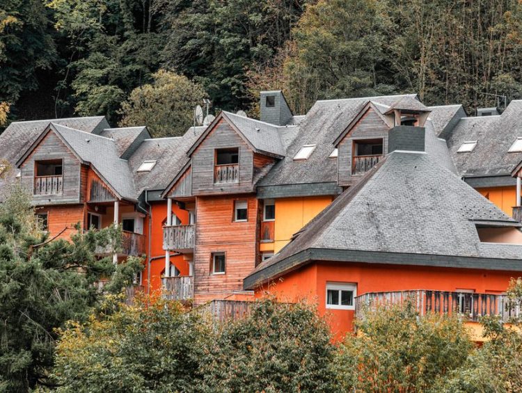 Airbnb Vs Boutique Hotels Italy Families: Airbnb vs. Boutique Hotels in Italy: The Real Cost for Families