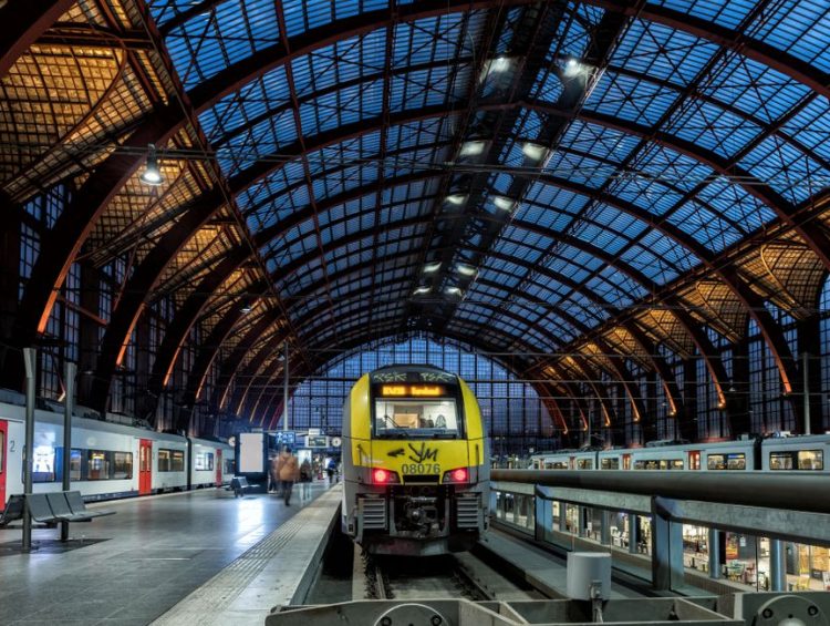 Best Travel Credit Card Youtube: Travel Credit Card YouTube Advice Is Broken: 6 Rules That Actually Apply in Europe