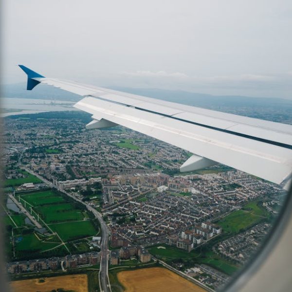 Cheap Flights to Belfast: Airlines, Timing, and What Catches People Out