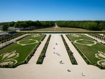 Loire Valley in Spring by Train and Bike: A Practical Route