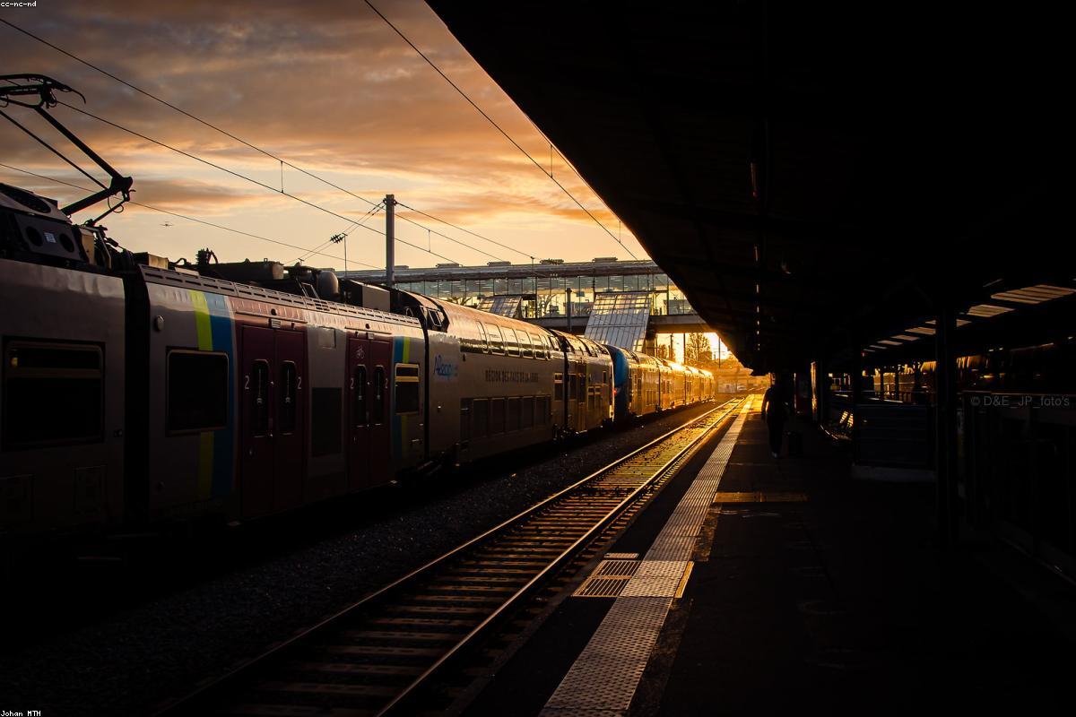 Summer Train Travel in France: Seats, Stations, and Timing Tips
