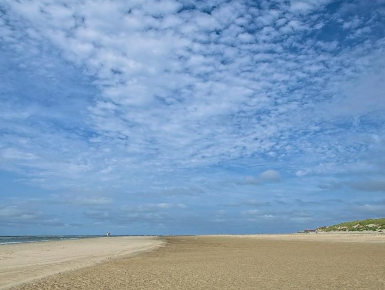 Dutch Island Day Trips: Choosing One Instead of Chasing All Five Dutch Island Day Trips: Choosing One Instead of Chasing All Five