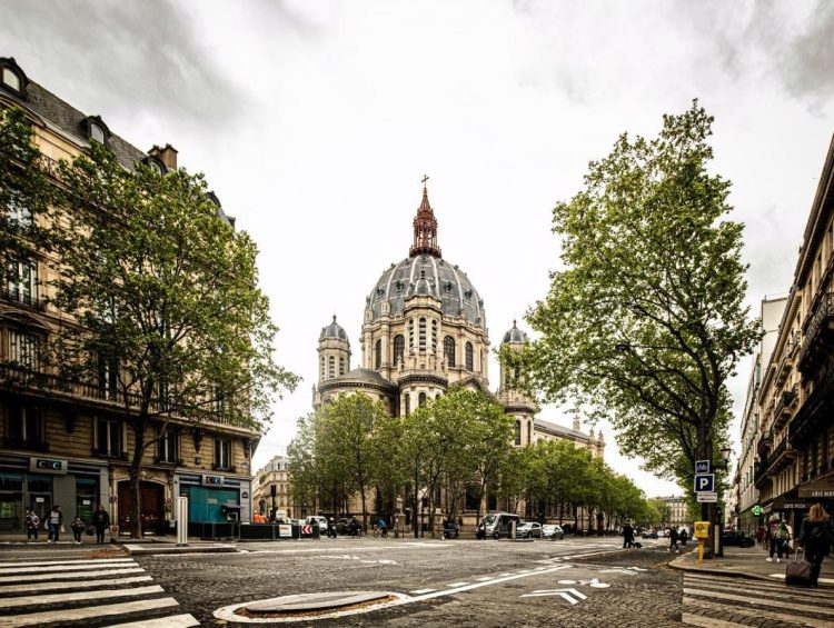 Paris Neighborhood Walks That Avoid the Checklist Trap
