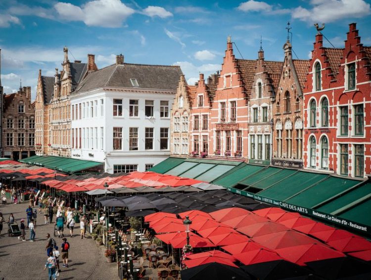 May in Bruges: Quiet Canal Walks Before Cruise Crowds May in Bruges: Quiet Canal Walks Before Cruise Crowds